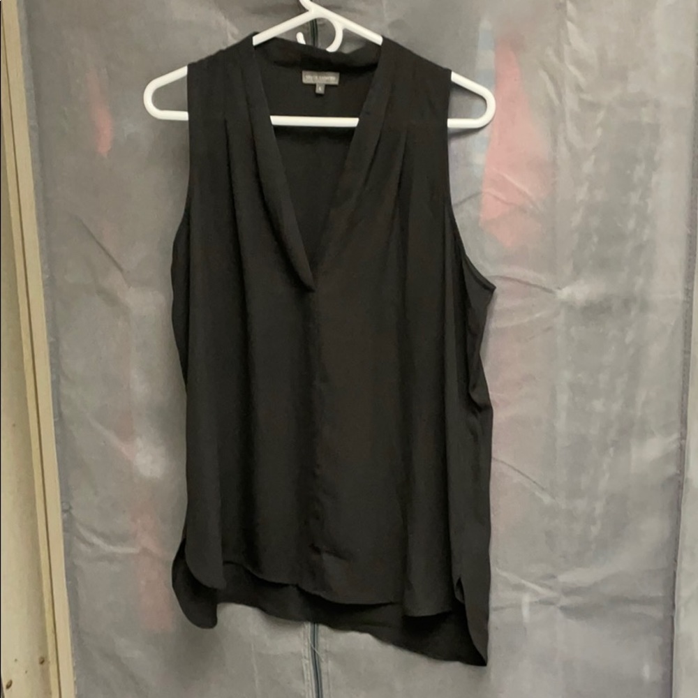 Black sleeveless v neck tunic